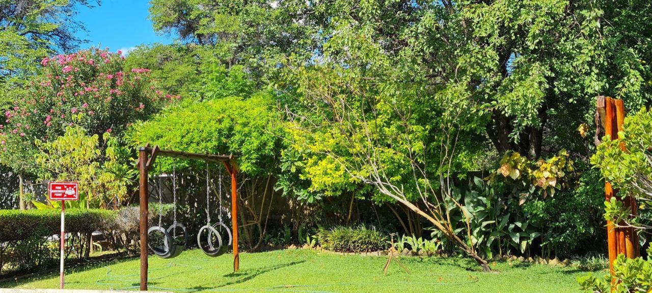 Thamalakane Guest House Maun ภายนอก รูปภาพ